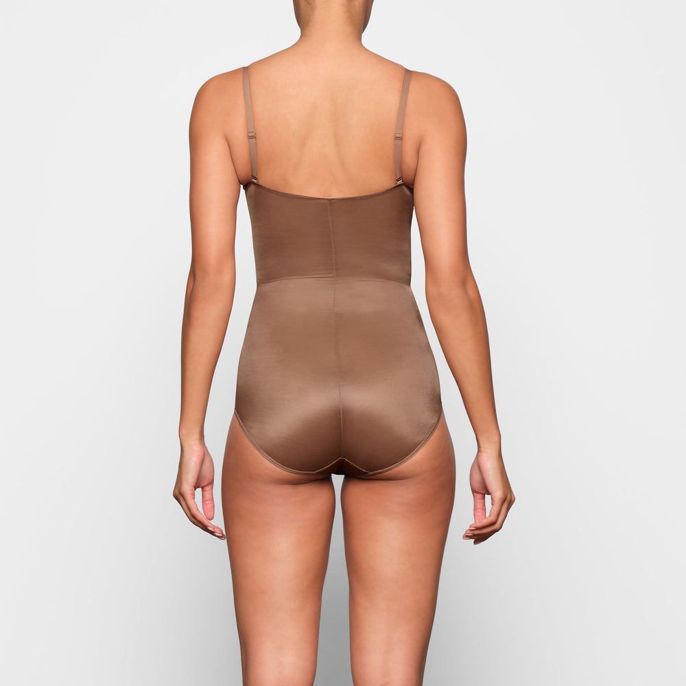 Skims BARELY THERE BODYSUIT BRIEF W/ SNAPS Bodysuit Bruin | JZH-302164