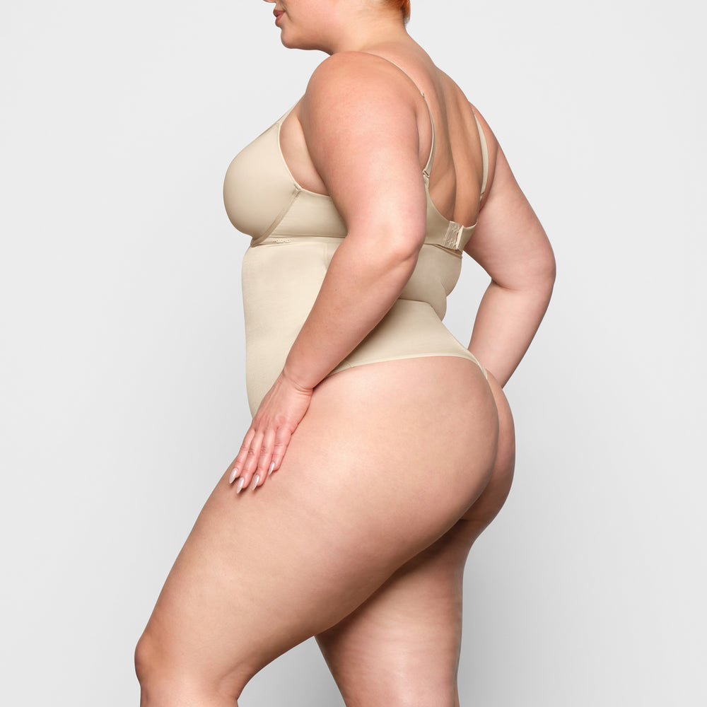 Skims BARELY THERE HIGH WAIST Thong Bruin | BYN-183694