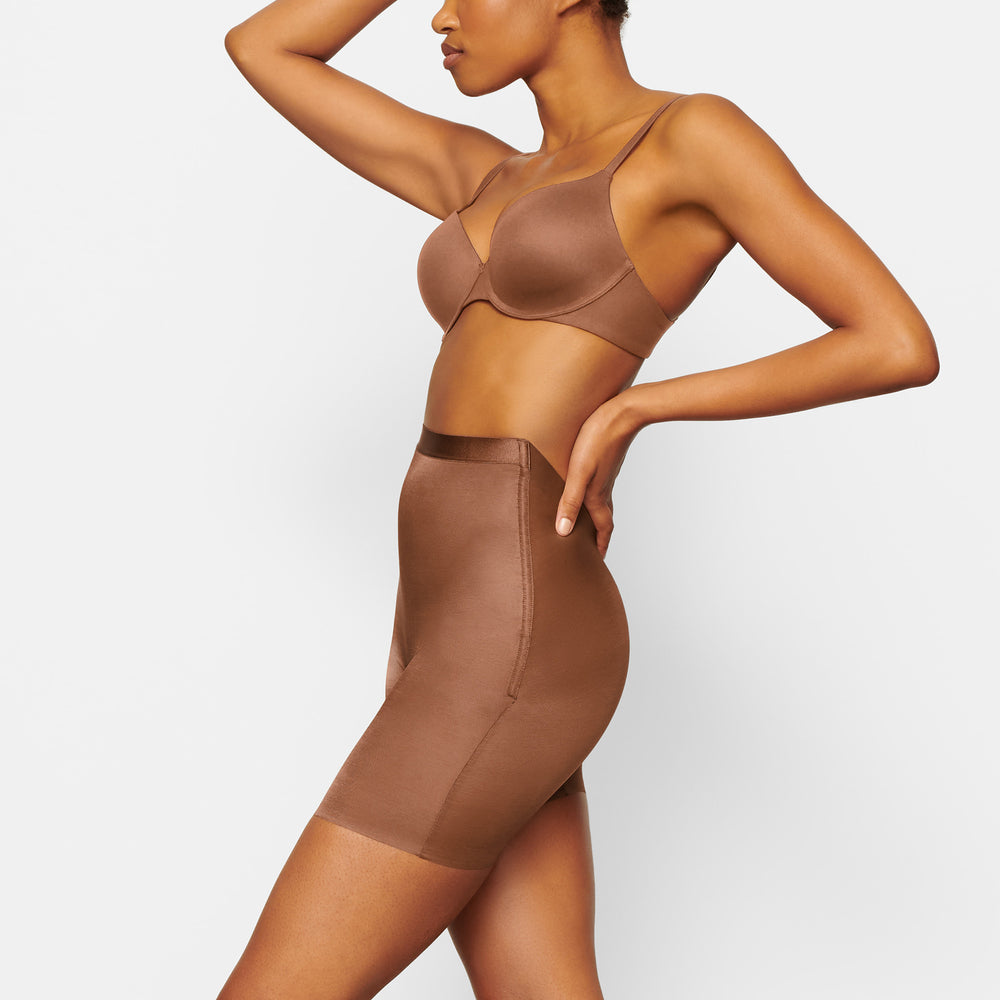 Skims BARELY THERE LOW BACK Korte Broek Bruin | JVQ-781359