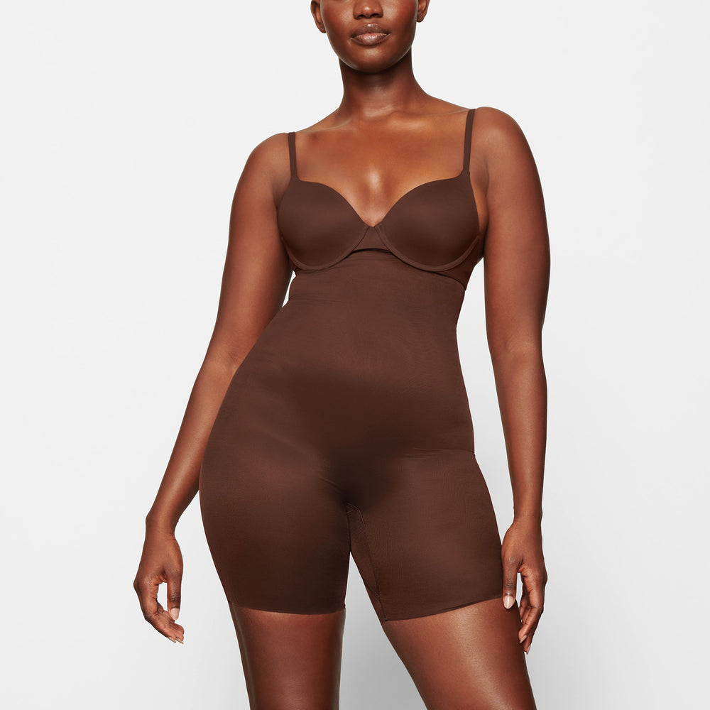 Skims BARELY THERE MID THIGH Korte Broek Chocola | JLC-573260