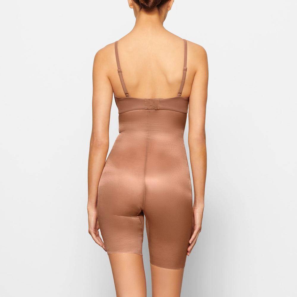 Skims BARELY THERE MID THIGH Korte Broek Abrikoos | MXC-847152