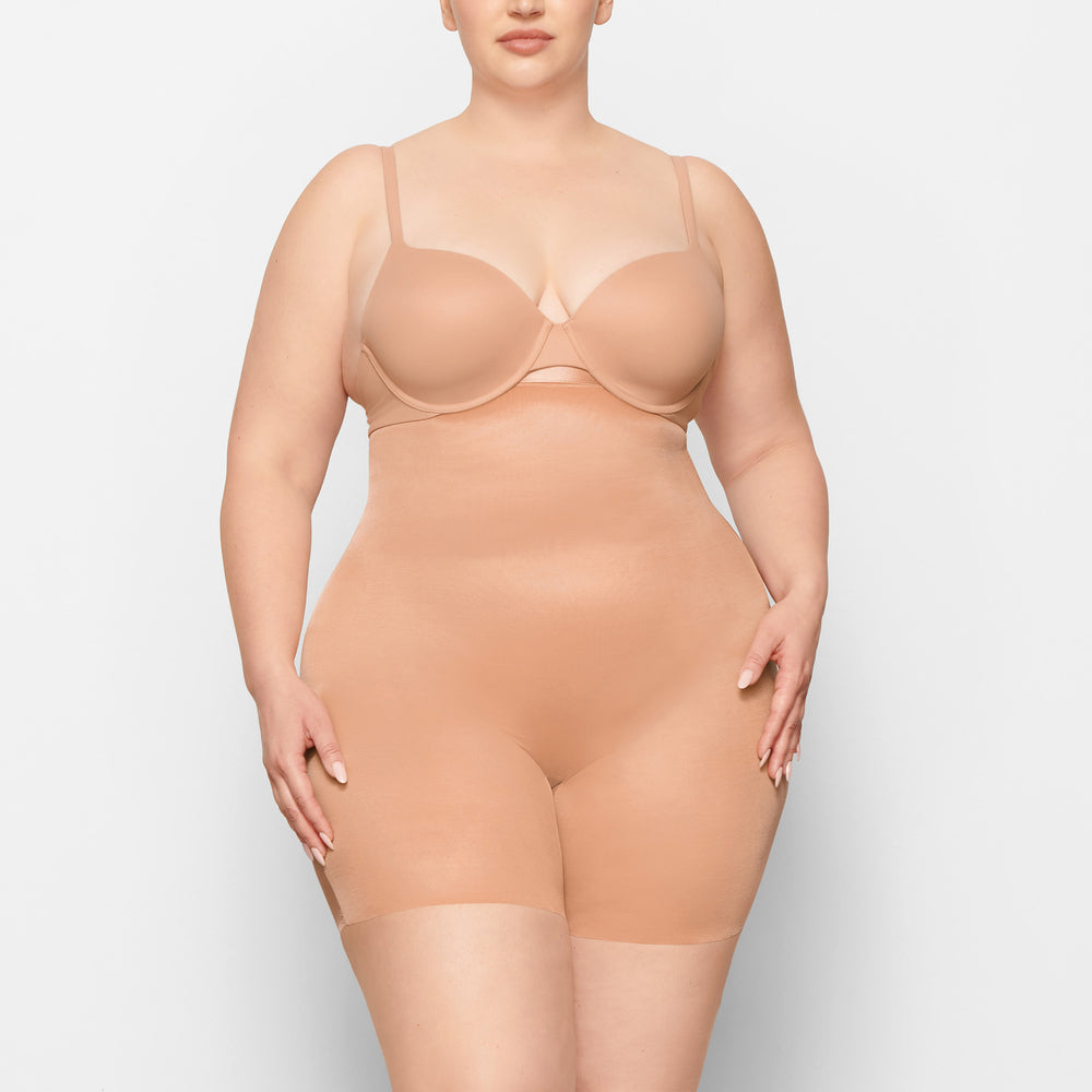 Skims BARELY THERE MID THIGH Korte Broek Beige | WKC-279405