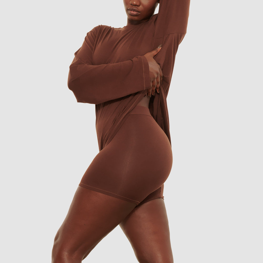 Skims BOYFRIEND LONG SLEEVE T-shirt Chocola | RUI-896417