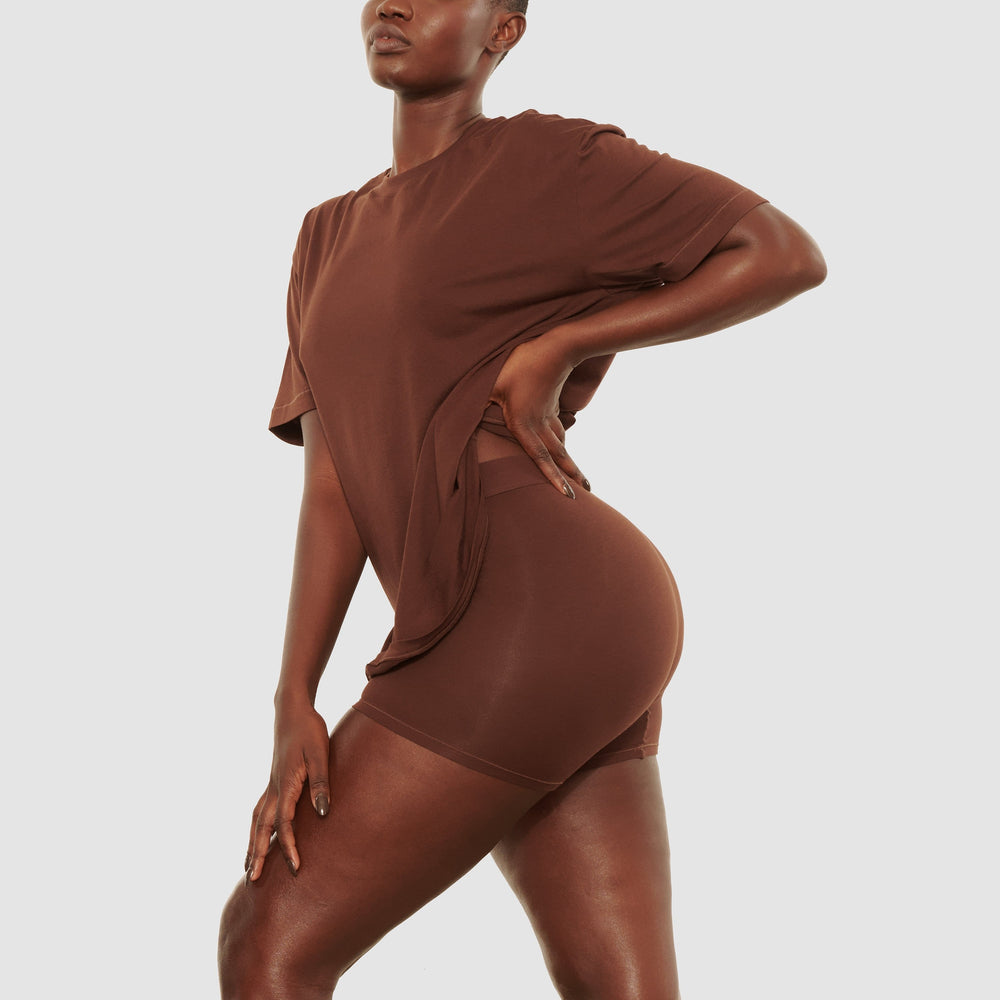 Skims BOYFRIEND T-shirt Chocola | PRW-309468