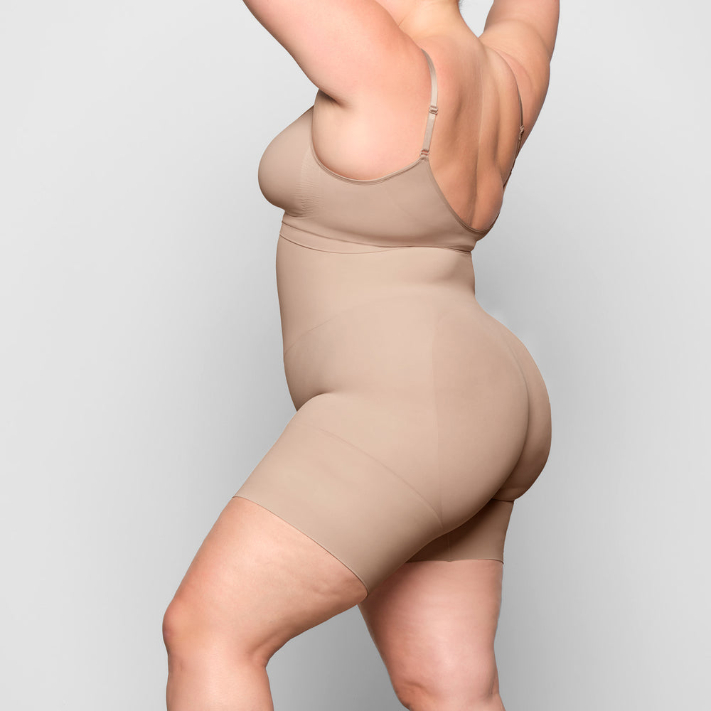 Skims BUTT ENHANCING Korte Broek Beige | JMN-591468