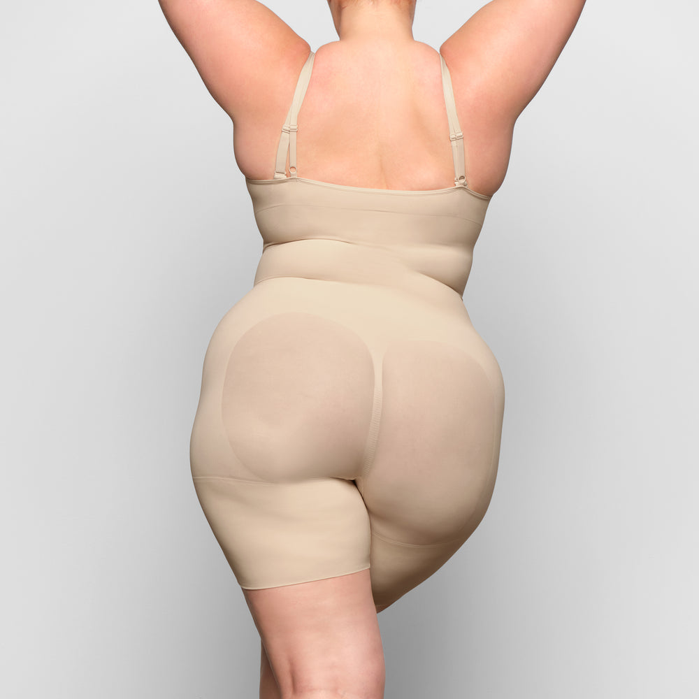 Skims BUTT ENHANCING Open Bust Bodysuit Bruin | BLJ-490587