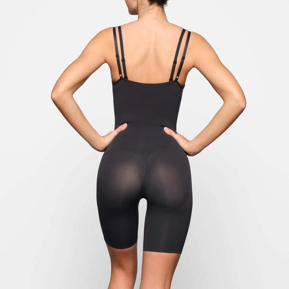 Skims BUTT ENHANCING Open Bust Bodysuit Zwart | BOM-506932