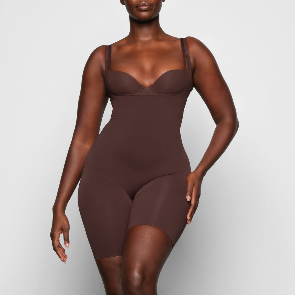Skims BUTT ENHANCING Open Bust Bodysuit Chocola | LRH-197582