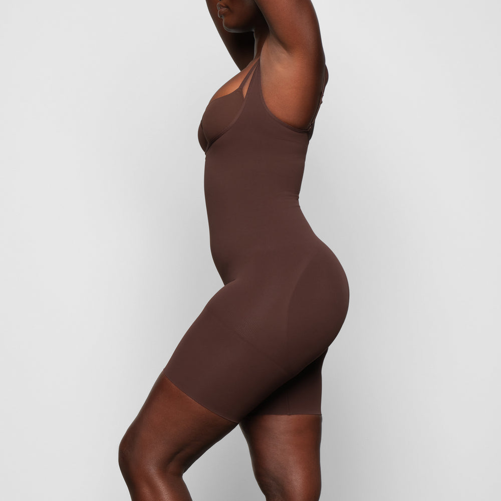 Skims BUTT ENHANCING Open Bust Bodysuit Chocola | LRH-197582