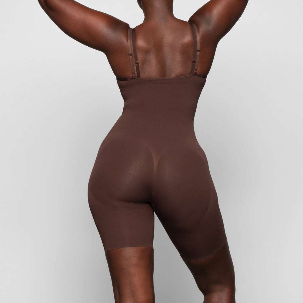 Skims BUTT ENHANCING Open Bust Bodysuit Chocola | LRH-197582