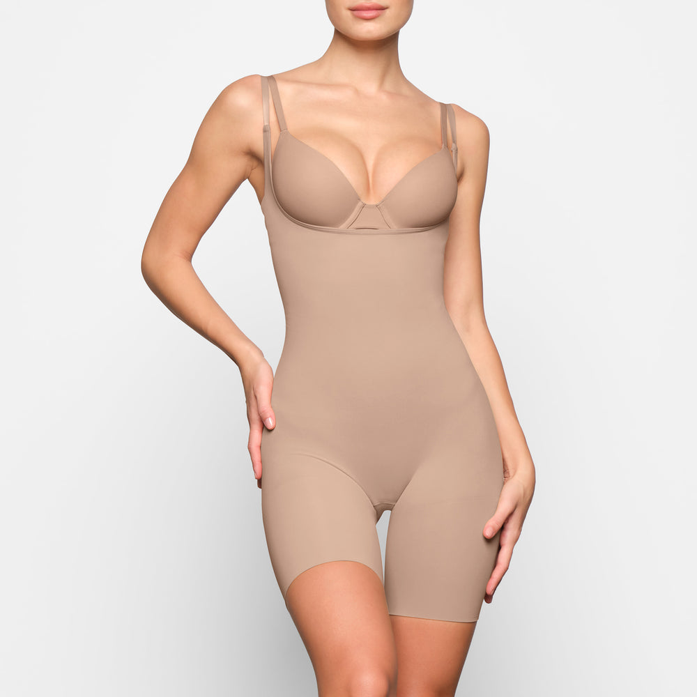 Skims BUTT ENHANCING Open Bust Bodysuit Beige | PIA-651892