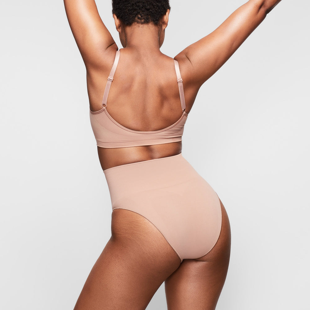 Skims CORE CONTROL Brief Abrikoos | PXG-245910