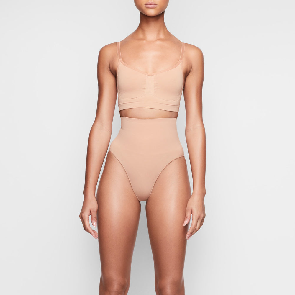 Skims CORE CONTROL Brief Beige | BFA-270814