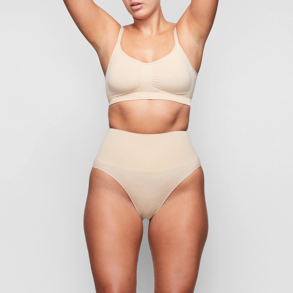Skims CORE CONTROL Brief Beige | CMZ-217098