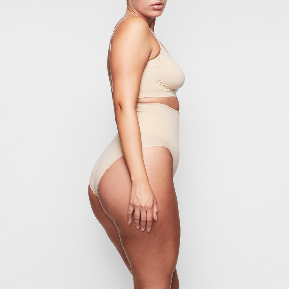 Skims CORE CONTROL Brief Beige | CMZ-217098