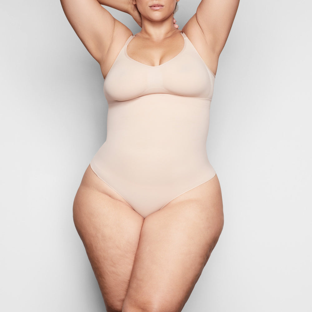 Skims CORE CONTROL Thong Beige | HGY-691835