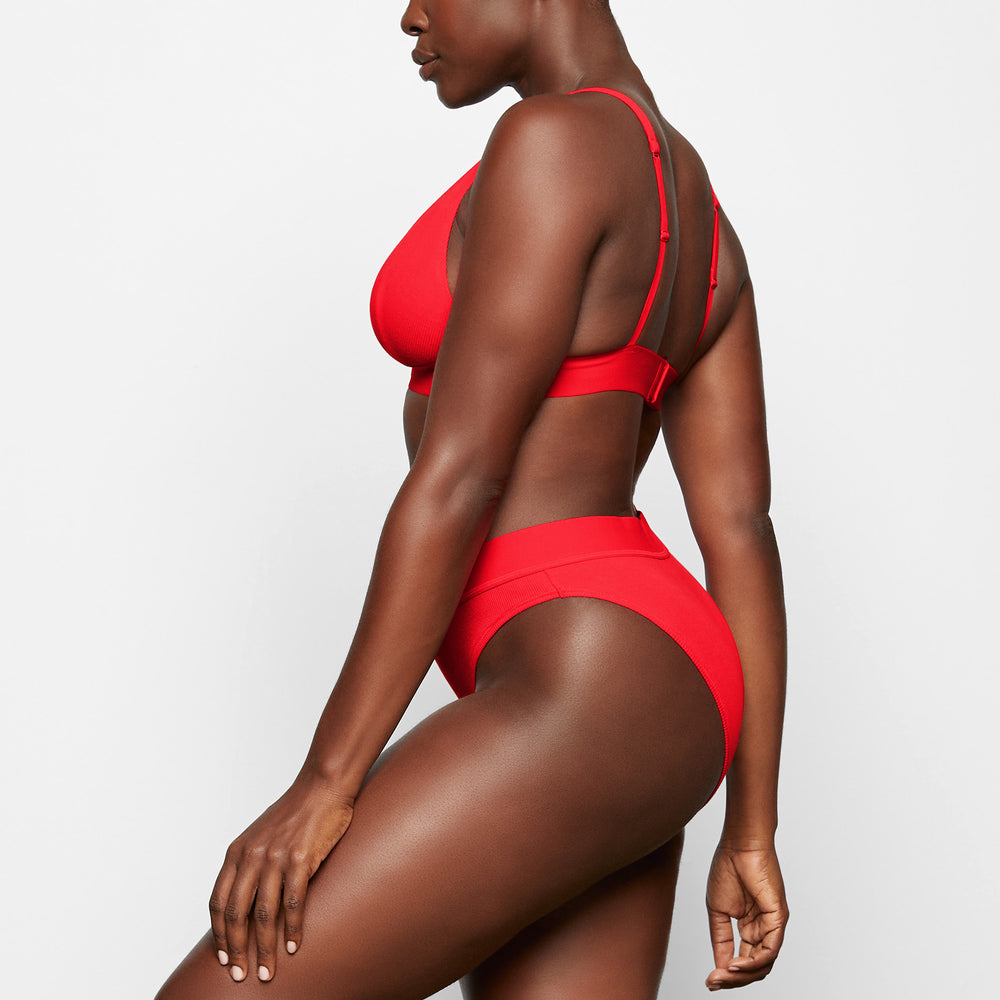 Skims COTTON RIB MID RISE Brief Rood | HID-824967