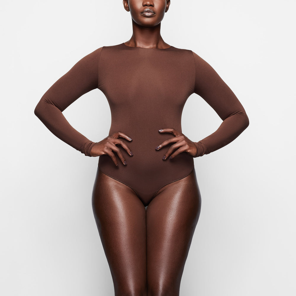 Skims ESSENTIAL CREW NECK Long Sleeve Bodysuit Koffie | WQL-153862