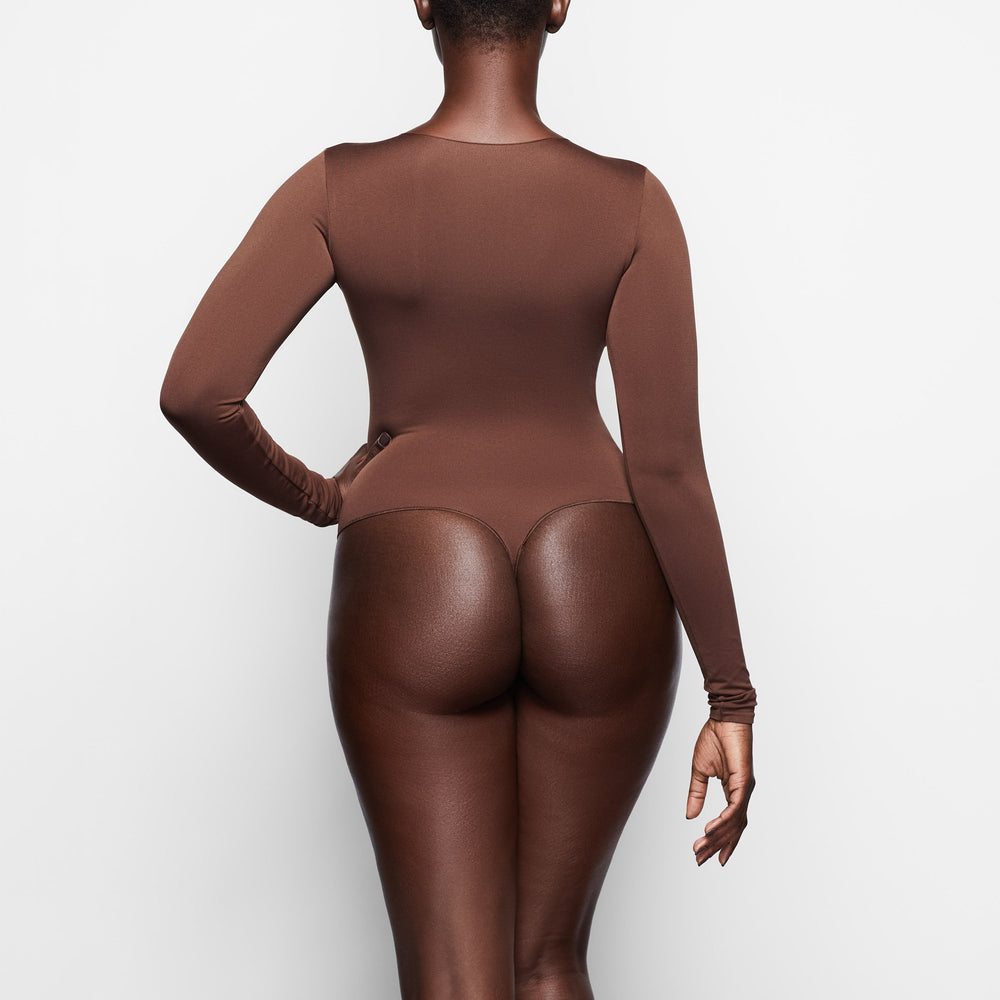 Skims ESSENTIAL CREW NECK Long Sleeve Bodysuit Koffie | WQL-153862