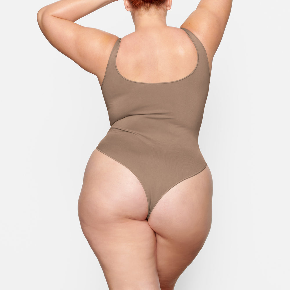 Skims ESSENTIAL Scoop Neck Bodysuit Abrikoos | ILO-329086