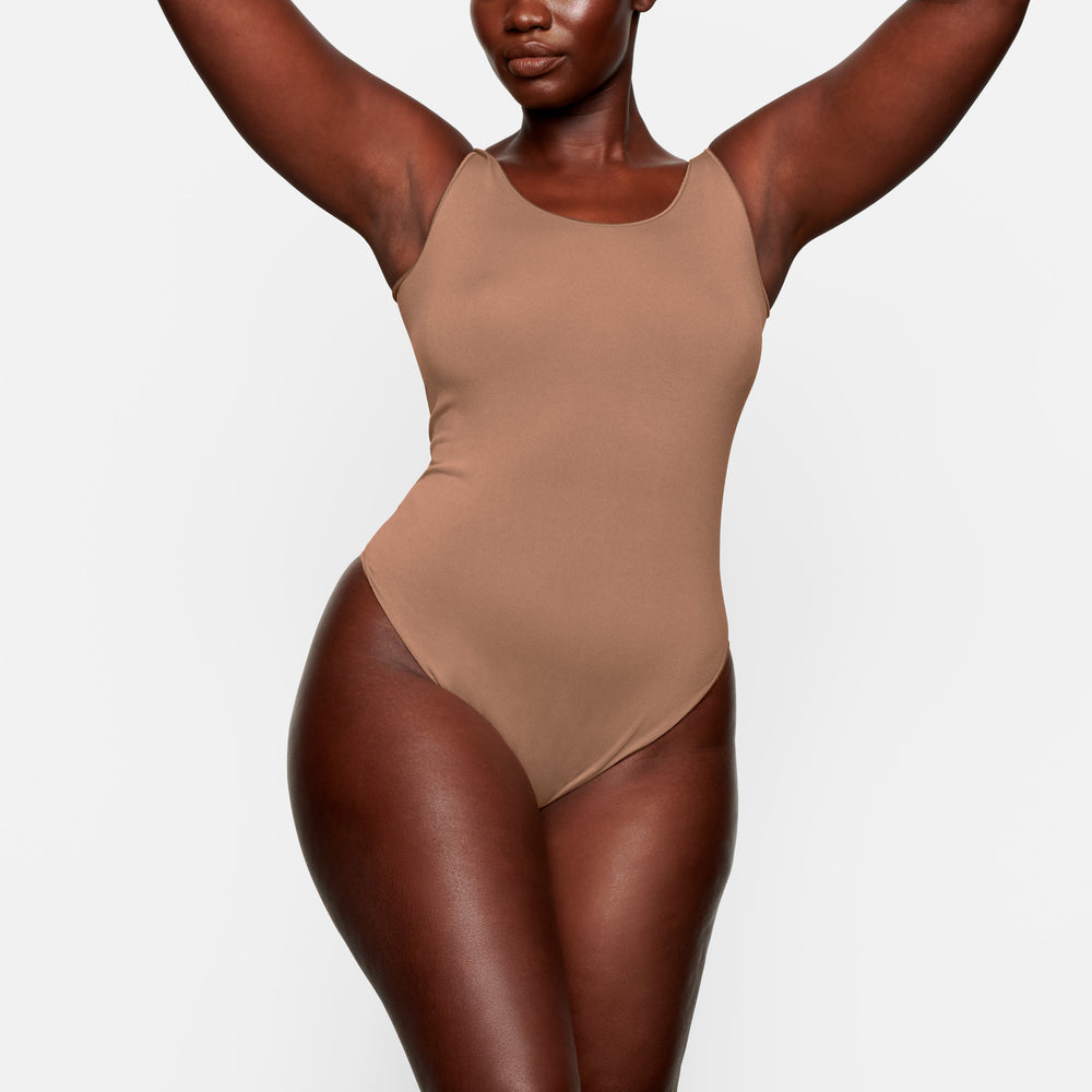 Skims ESSENTIAL Scoop Neck Bodysuit Abrikoos | XIV-925036