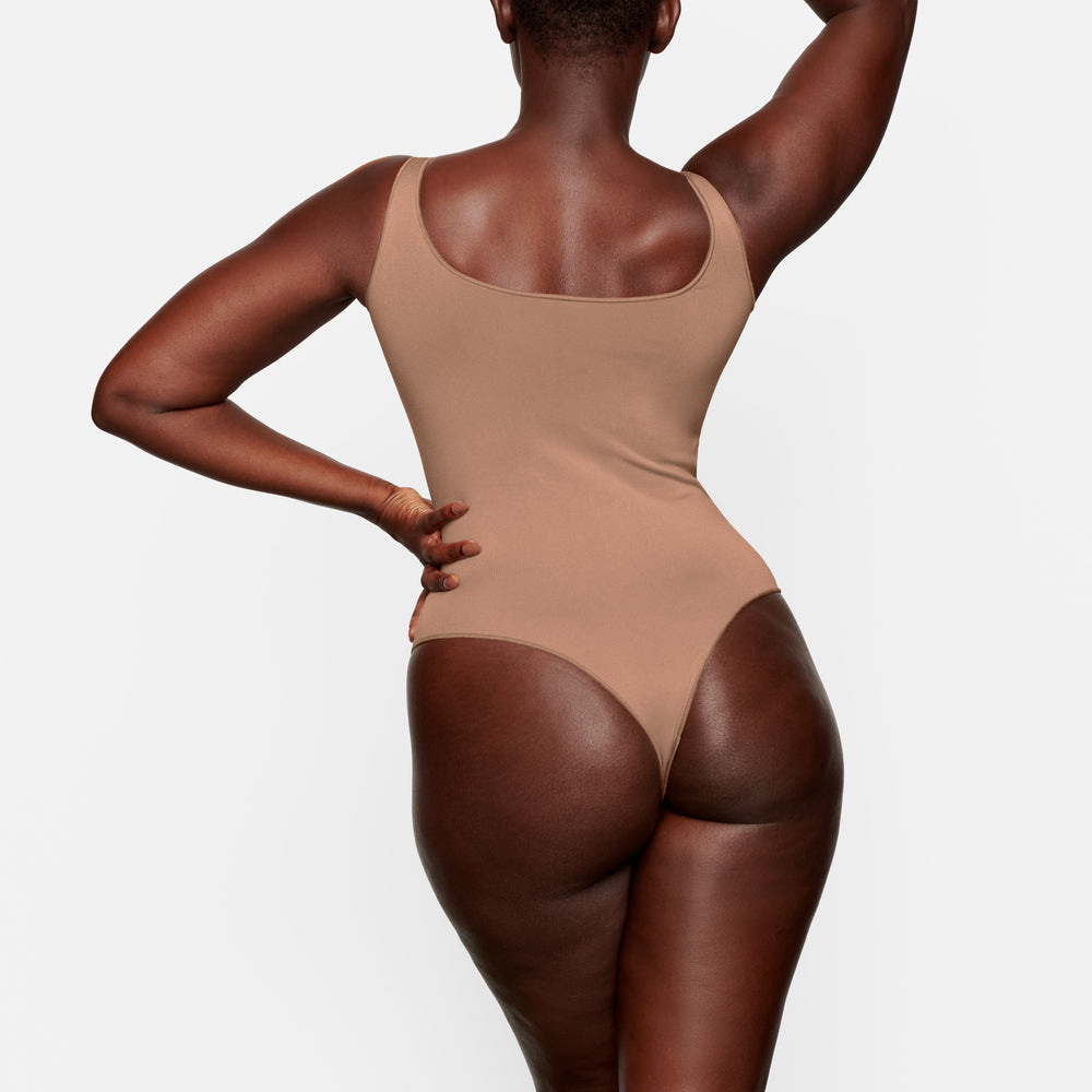 Skims ESSENTIAL Scoop Neck Bodysuit Abrikoos | XIV-925036