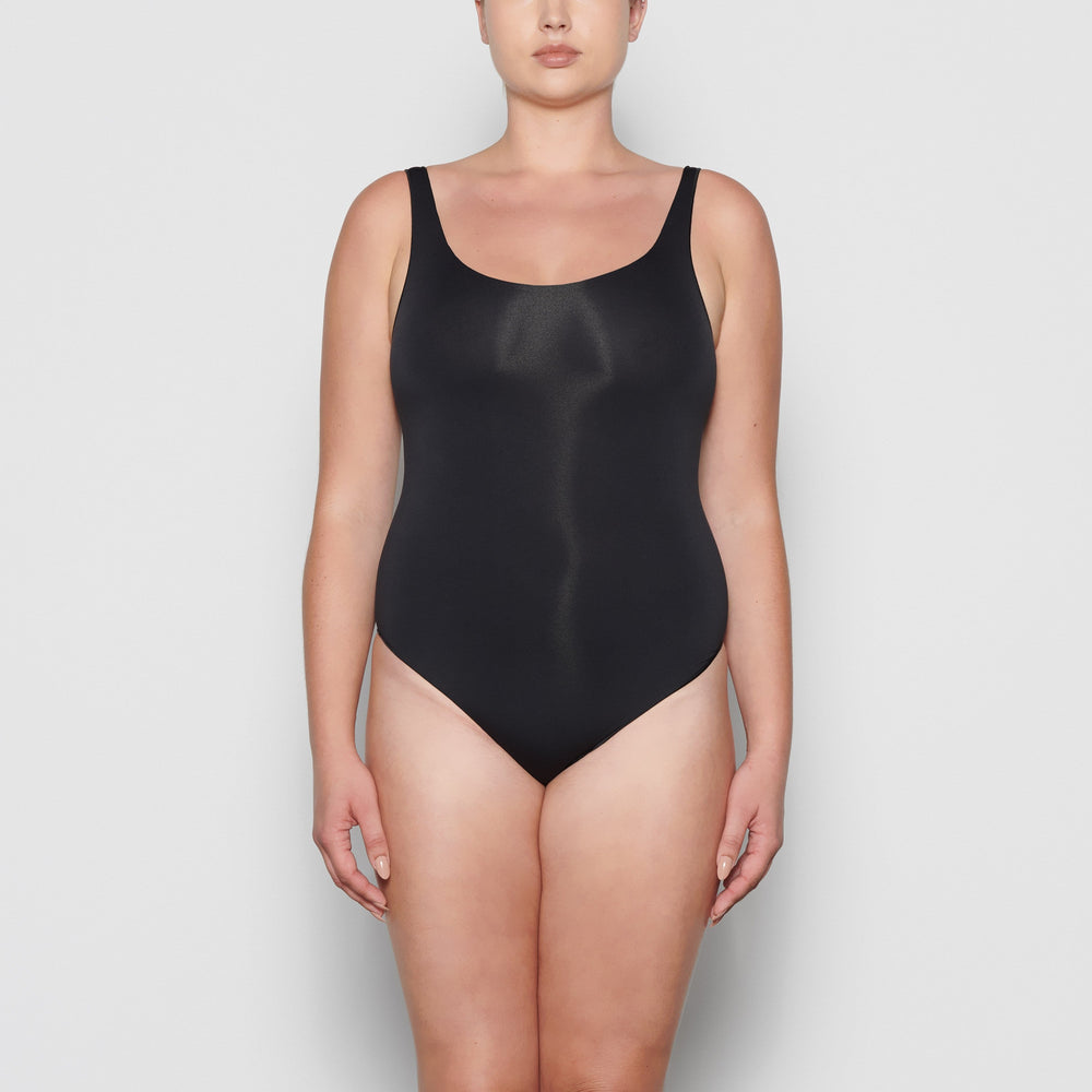 Skims ESSENTIAL Scoop Neck Bodysuit Zwart | INQ-069513