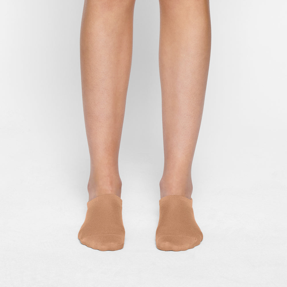 Skims EVERYDAY LOW RIB ANKLE Sokken Beige | VCO-127563