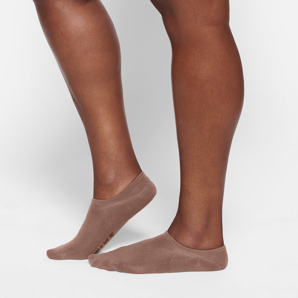 Skims EVERYDAY LOW RIB ANKLE Sokken Bruin | EQH-953820