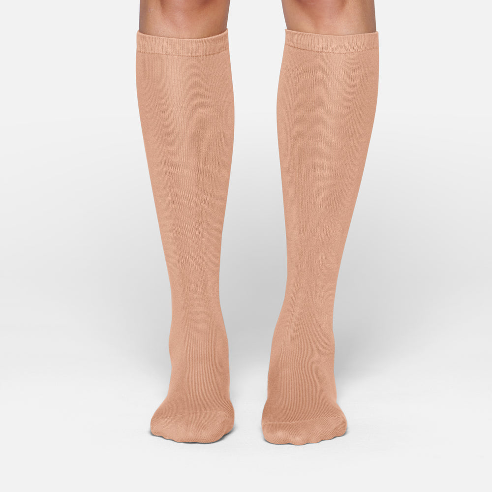 Skims EVERYDAY MID CALF Sokken Beige | DFG-021947
