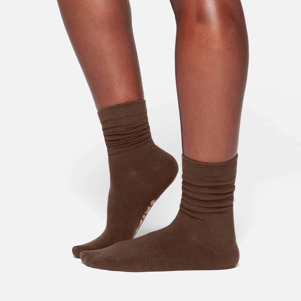 Skims EVERYDAY MID CALF Sokken Chocola | GKE-592364