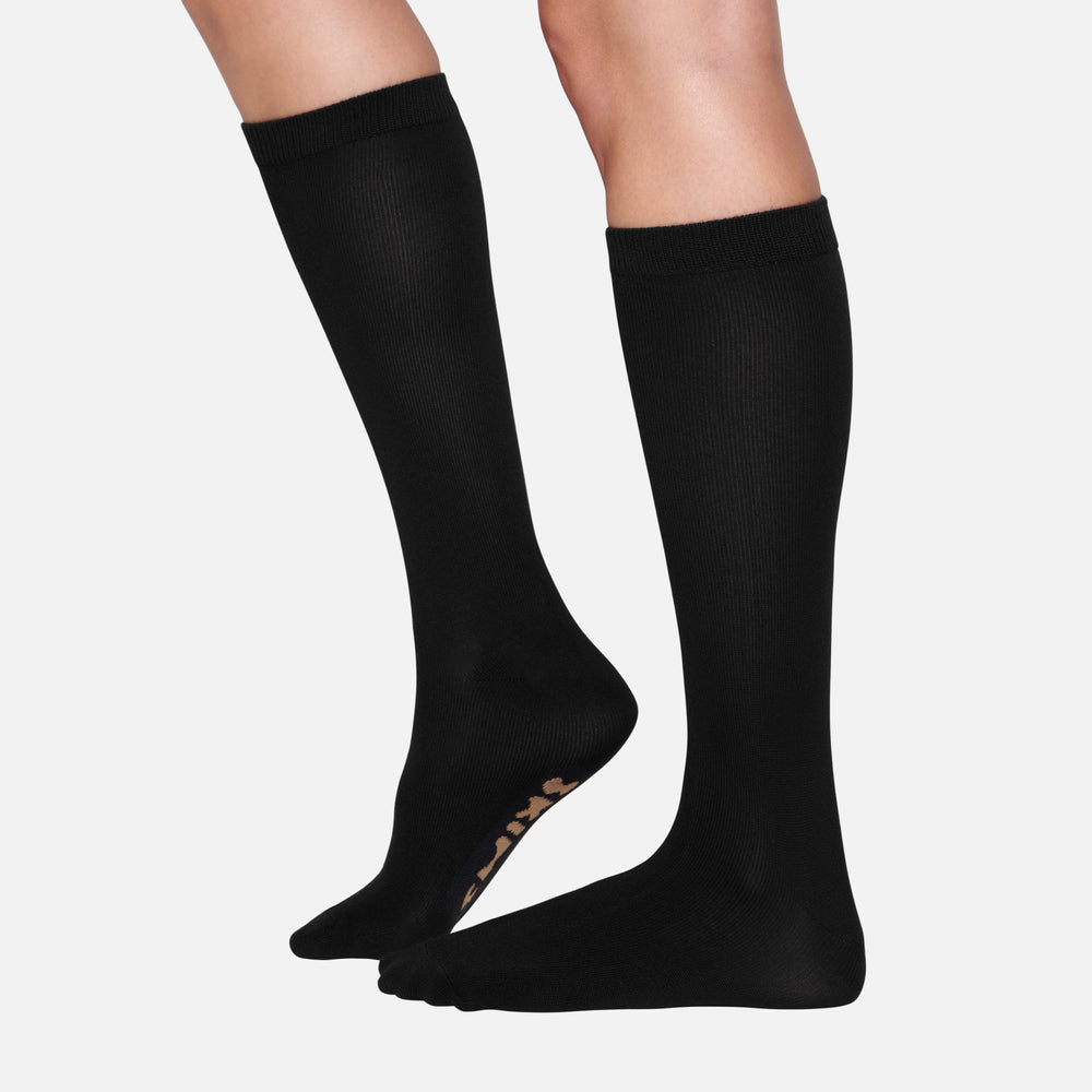 Skims EVERYDAY MID CALF Sokken Zwart | JNS-926875