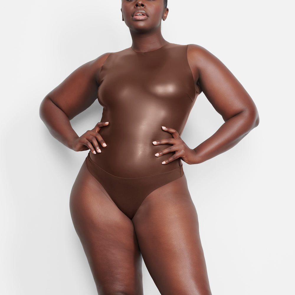 Skims FAUX LEATHER Crew Neck Bodysuit Chocola | FYV-510473