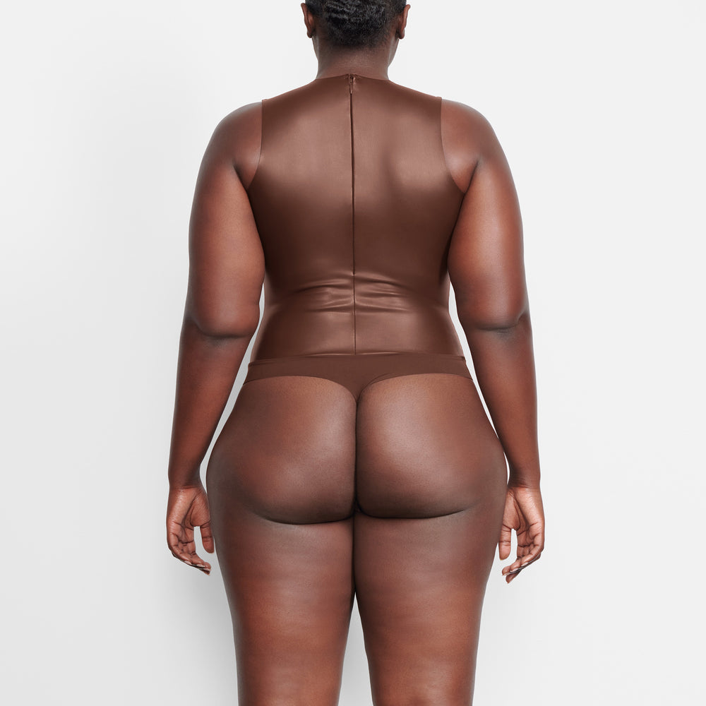 Skims FAUX LEATHER Crew Neck Bodysuit Chocola | FYV-510473