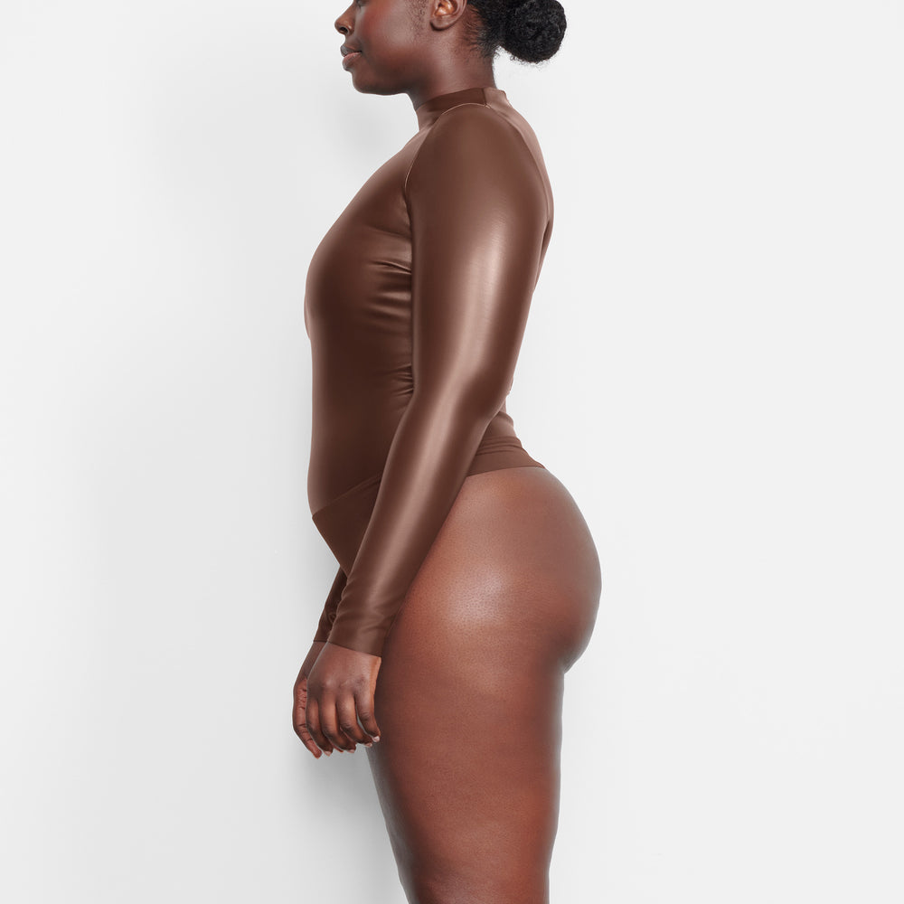 Skims FAUX LEATHER Mock Neck Bodysuit Chocola | ENZ-702345