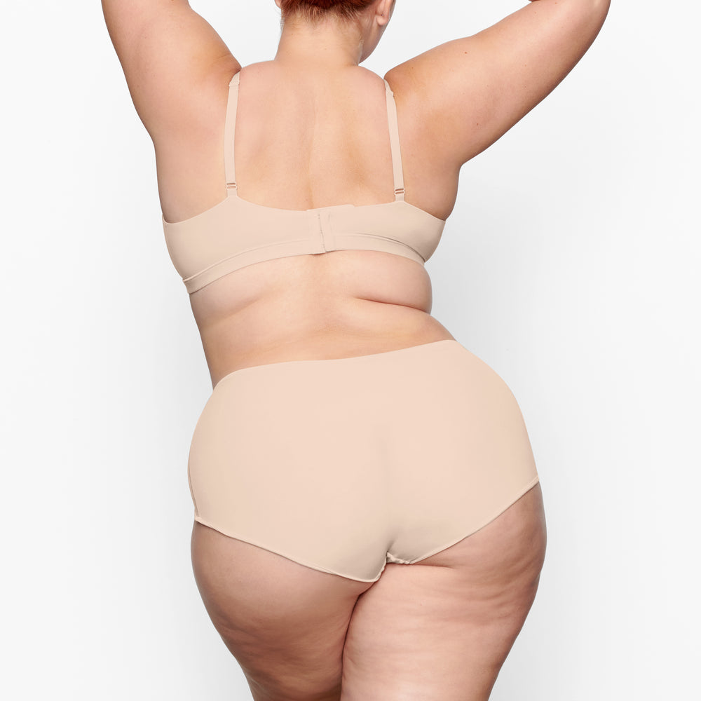 Skims FITS EVERYBODY Boy Short Beige | NHS-481902