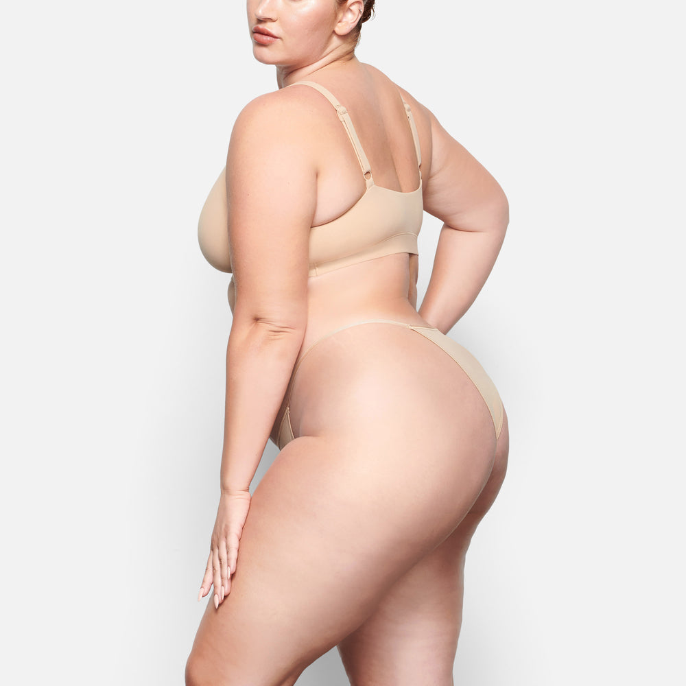 Skims FITS EVERYBODY CHEEKY STRING Bikini Beige | EYP-126897