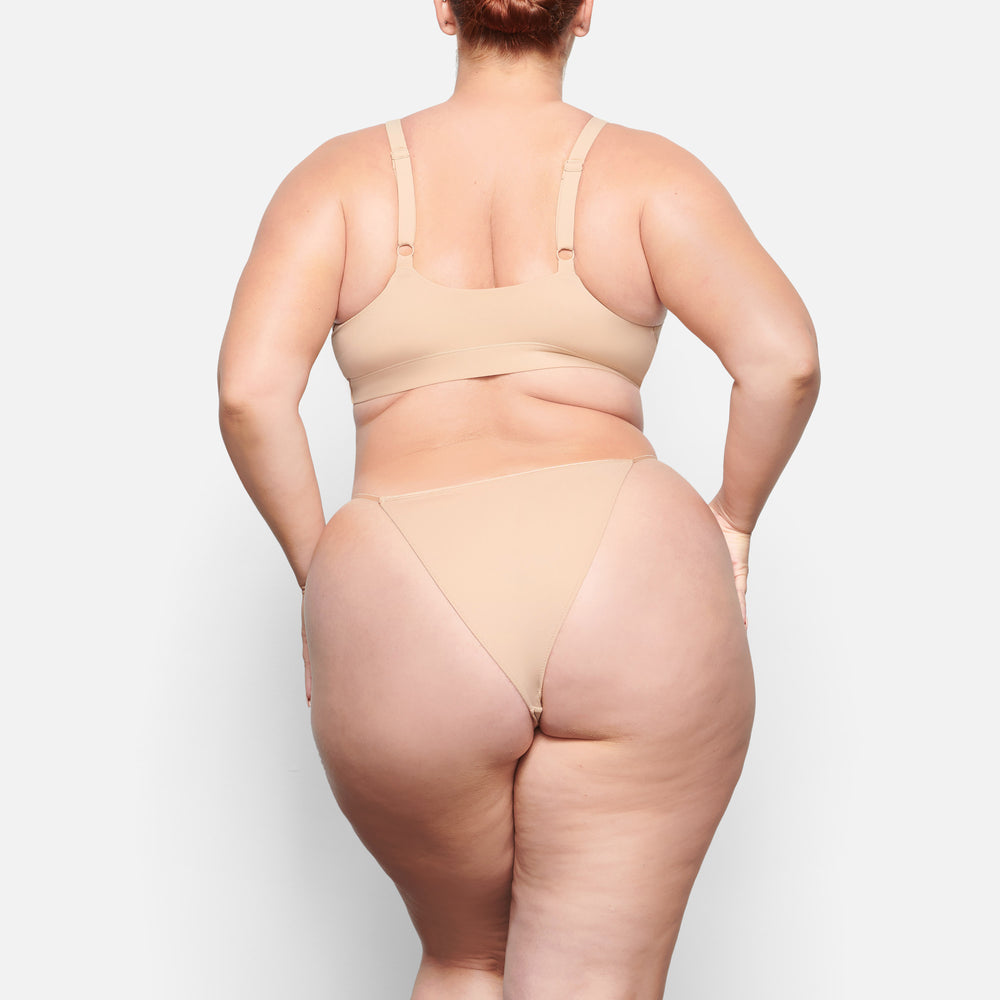 Skims FITS EVERYBODY CHEEKY STRING Bikini Beige | EYP-126897