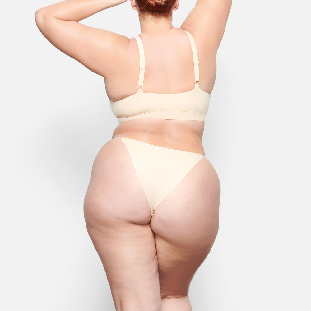 Skims FITS EVERYBODY CHEEKY STRING Bikini Bruin | GHQ-290514
