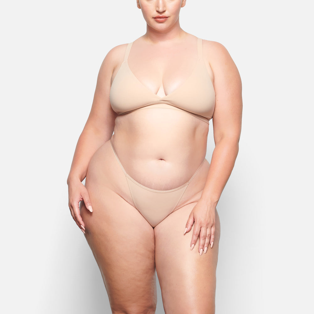 Skims FITS EVERYBODY CHEEKY STRING Bikini Beige | YGN-378651