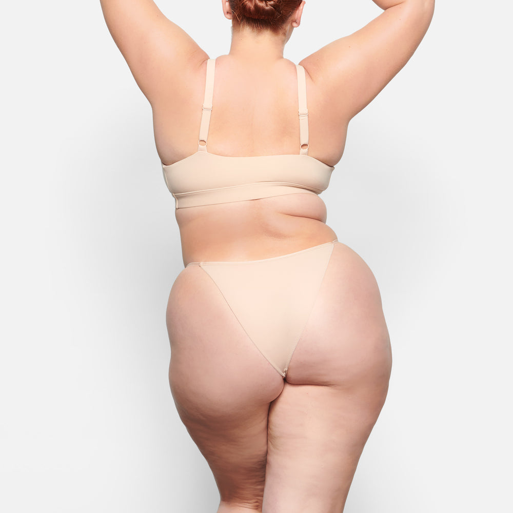 Skims FITS EVERYBODY CHEEKY STRING Bikini Beige | YGN-378651