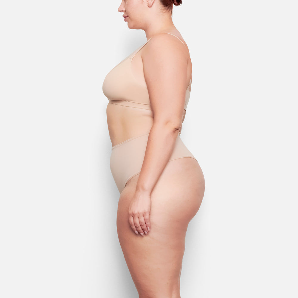Skims FITS EVERYBODY HIGH WAISTED Thong Beige | CUW-897120