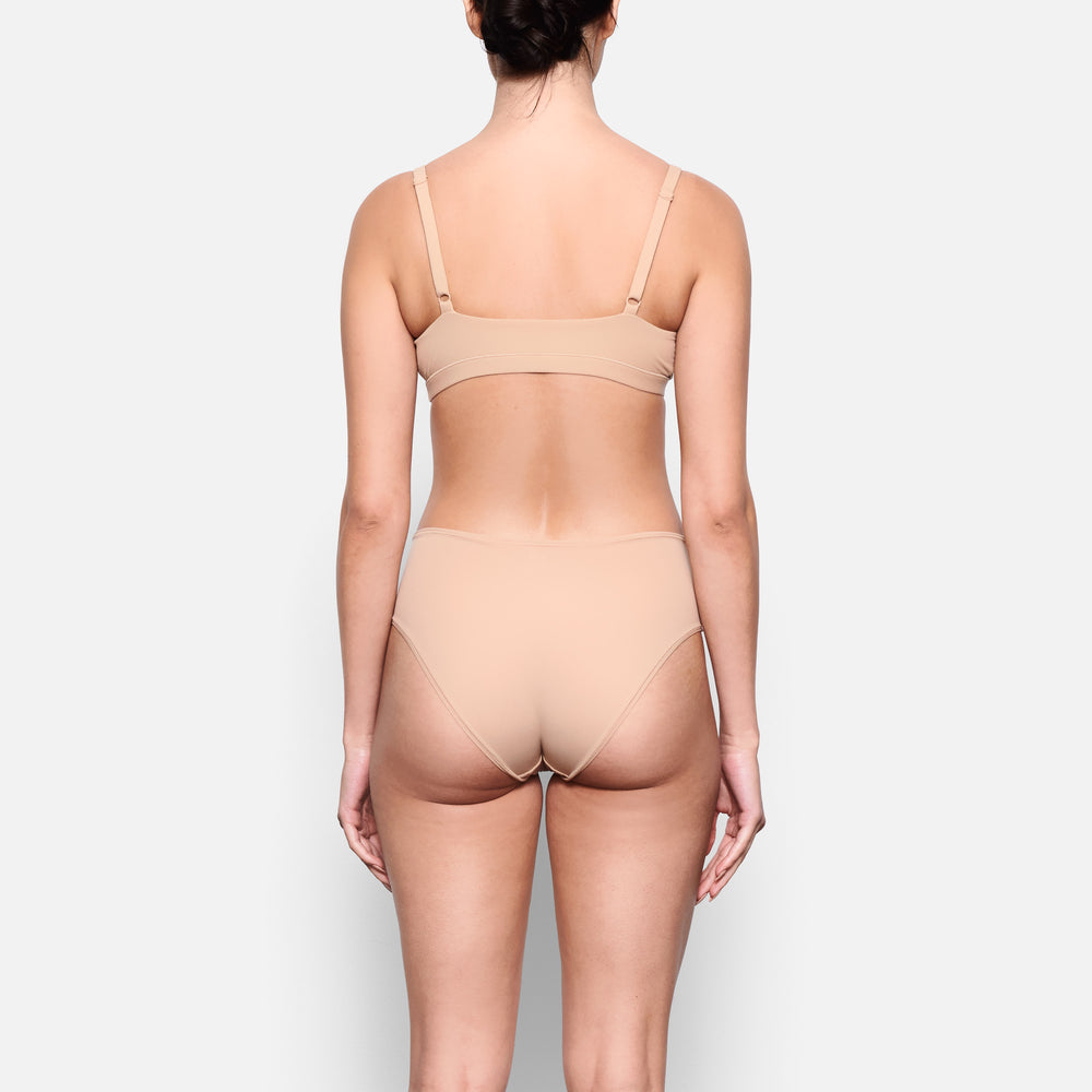 Skims FITS EVERYBODY MID RISE Brief Beige | KUJ-513967