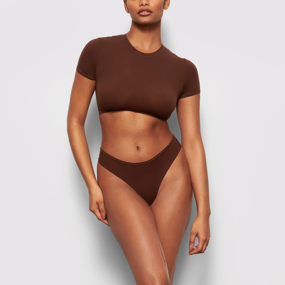 Skims FITS EVERYBODY SUPER CROPPED T-shirt Chocola | MTA-082719