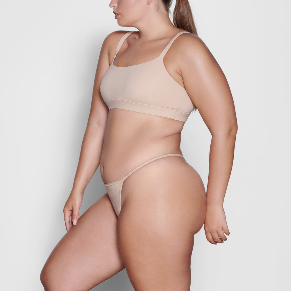 Skims FITS EVERYBODY T STRING Thong Beige | GRU-643809
