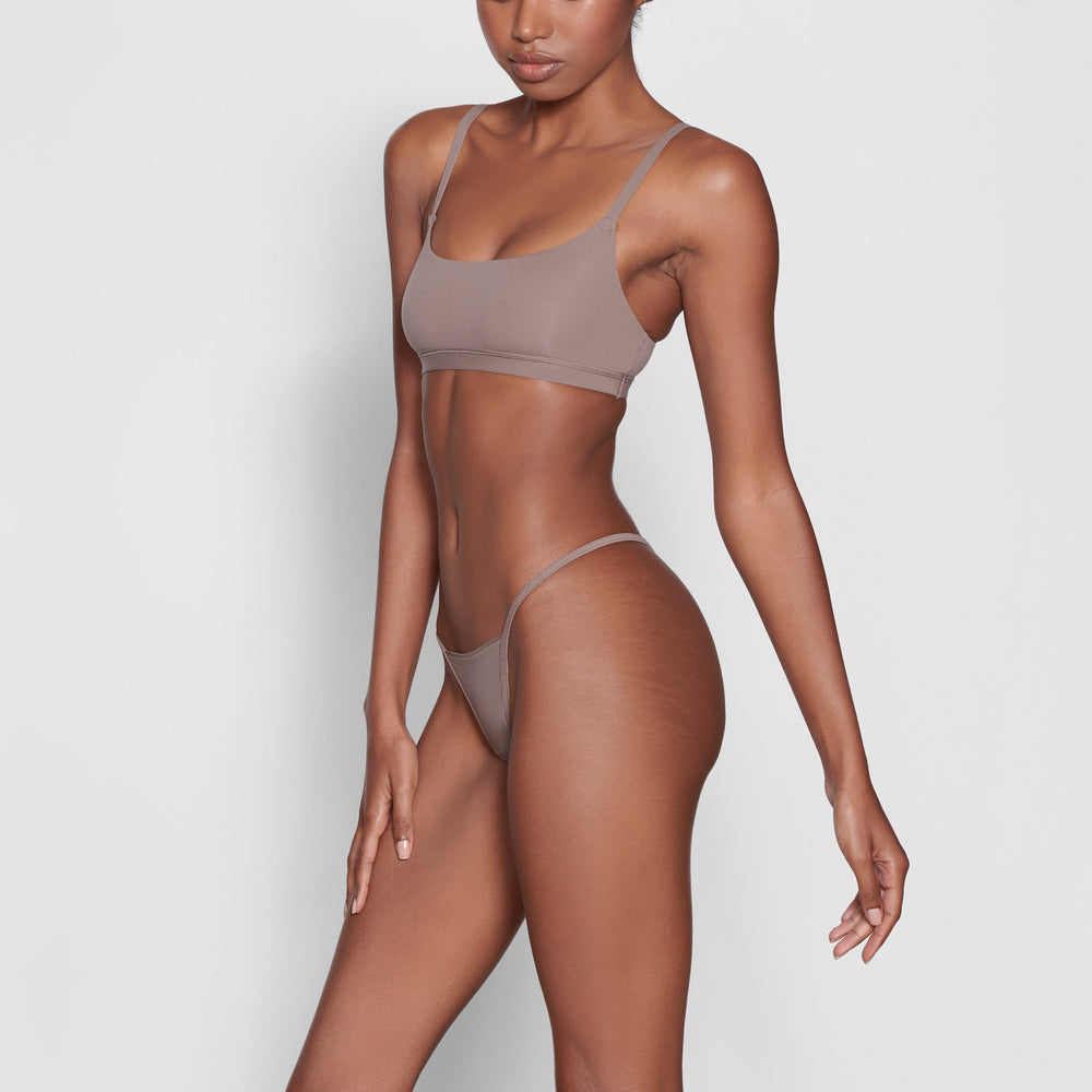 Skims FITS EVERYBODY T STRING Thong Bruin | DFS-927401