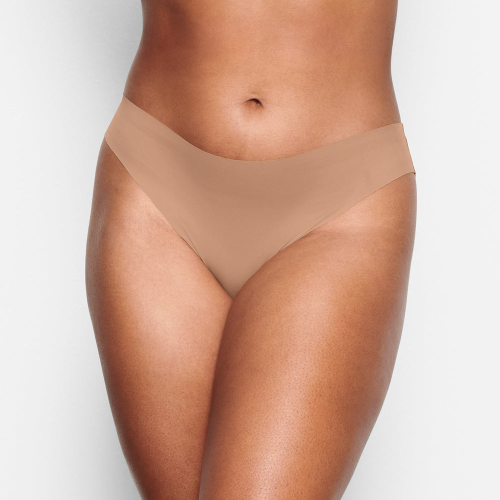 Skims FREE CUT MID WAIST Tanga Abrikoos | AQE-917503