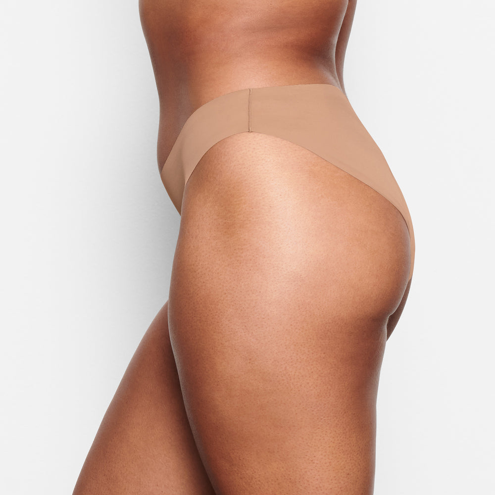 Skims FREE CUT MID WAIST Tanga Abrikoos | AQE-917503