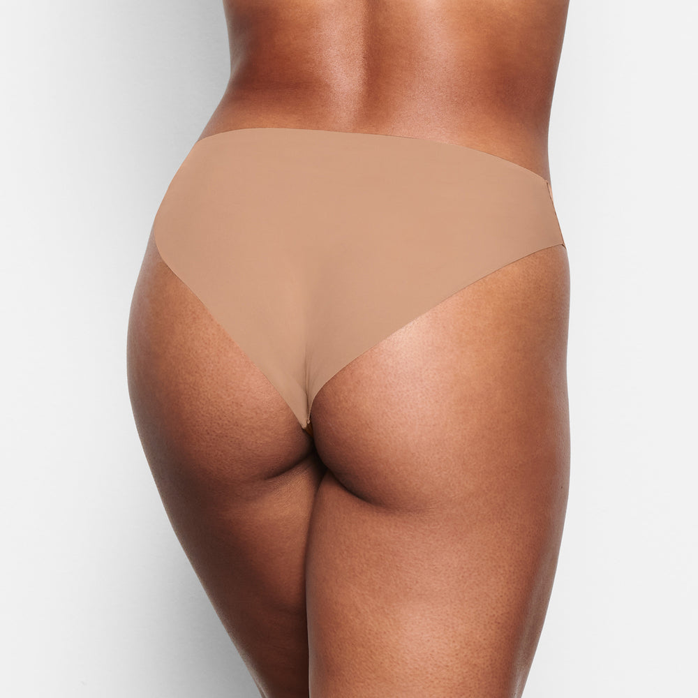 Skims FREE CUT MID WAIST Tanga Abrikoos | AQE-917503