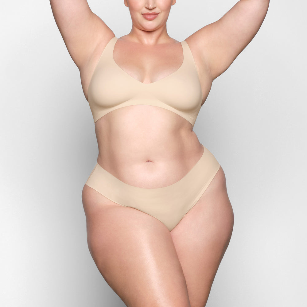 Skims FREE CUT MID WAIST Tanga Bruin | HXD-458713